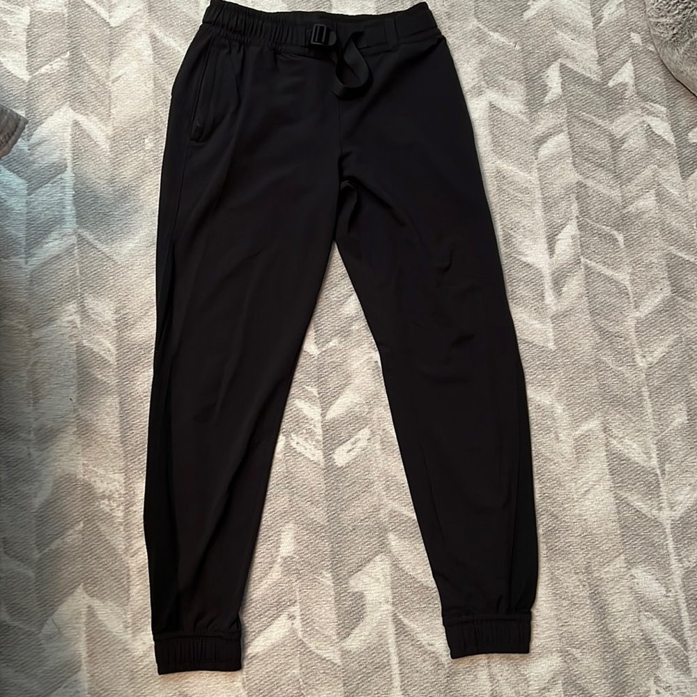Athleta Quest Jogger. Size: Small Color: Black